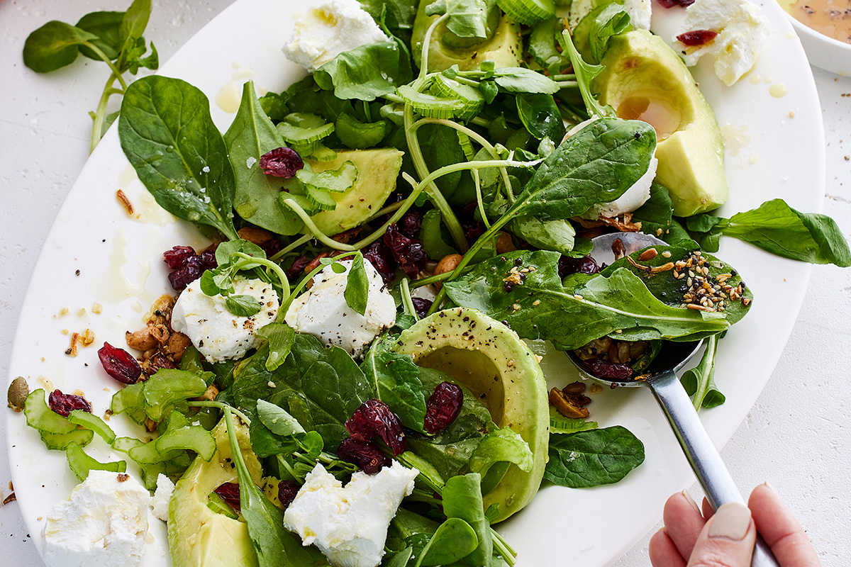 Green salad with goat's cheese