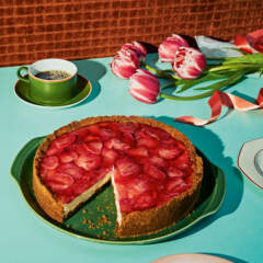 No-bake strawberry ricotta cheesecake