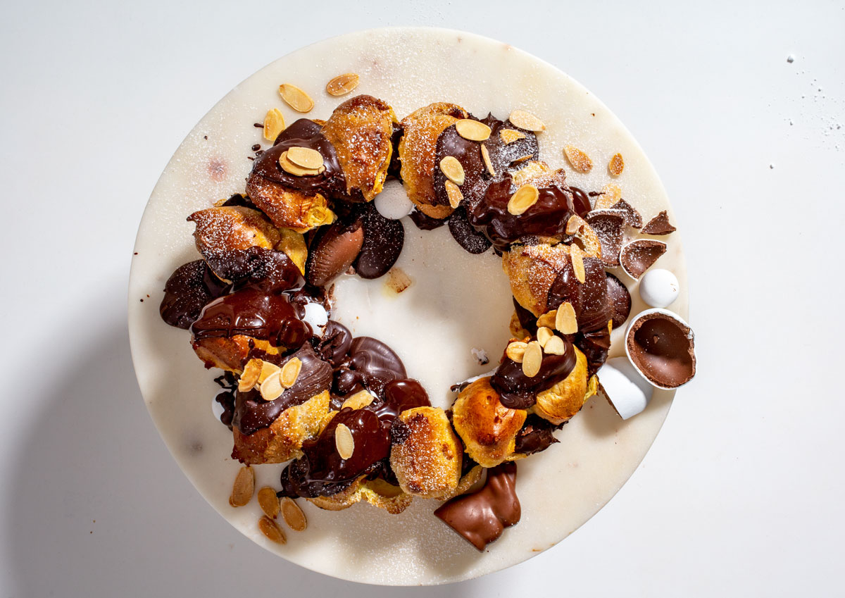 Extra-large éclair | Woolworths TASTE