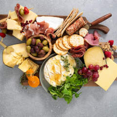 2 ways to build a cheeseboard