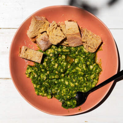 20-minute kale-pesto beans
