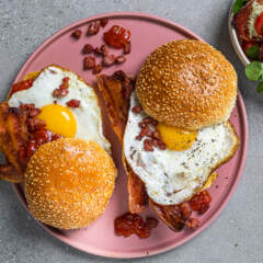 Bacon and egg burgers