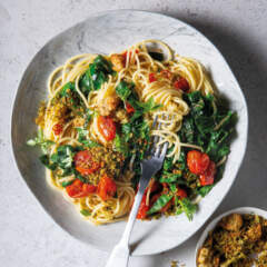 Tomato-and-spinach spaghetti