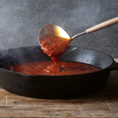 Subscribe to the TASTE newsletter and win 25 cm cast-iron pan worth R499