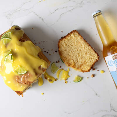Corona®-lime cake with lime curd