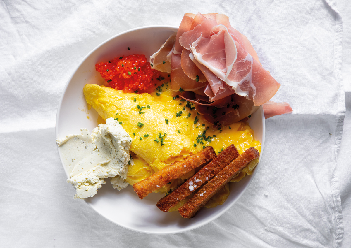 Creamy omelette with Parma ham