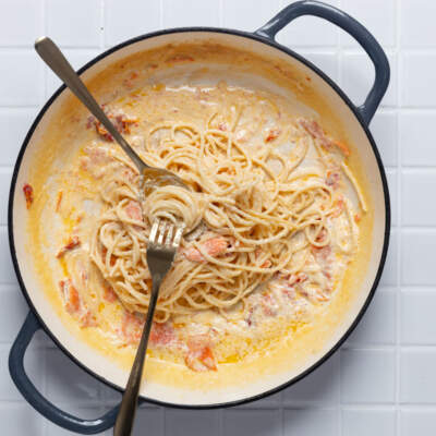 Salmon-and-sundried tomato spaghetti
