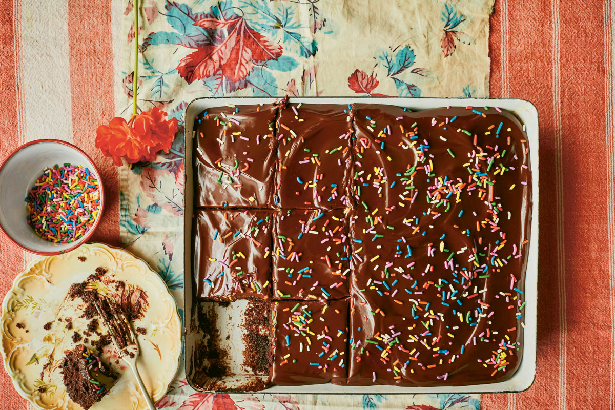 Sokolatopia: chocolate party cake