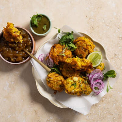 Onion and leek chilli bites