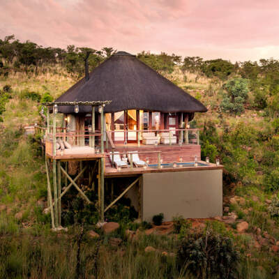 Win a gourmet safari getaway for two at Mhondoro Safari Lodge & Villa worth R44 000