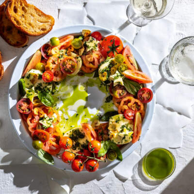 Caprese salad wreath