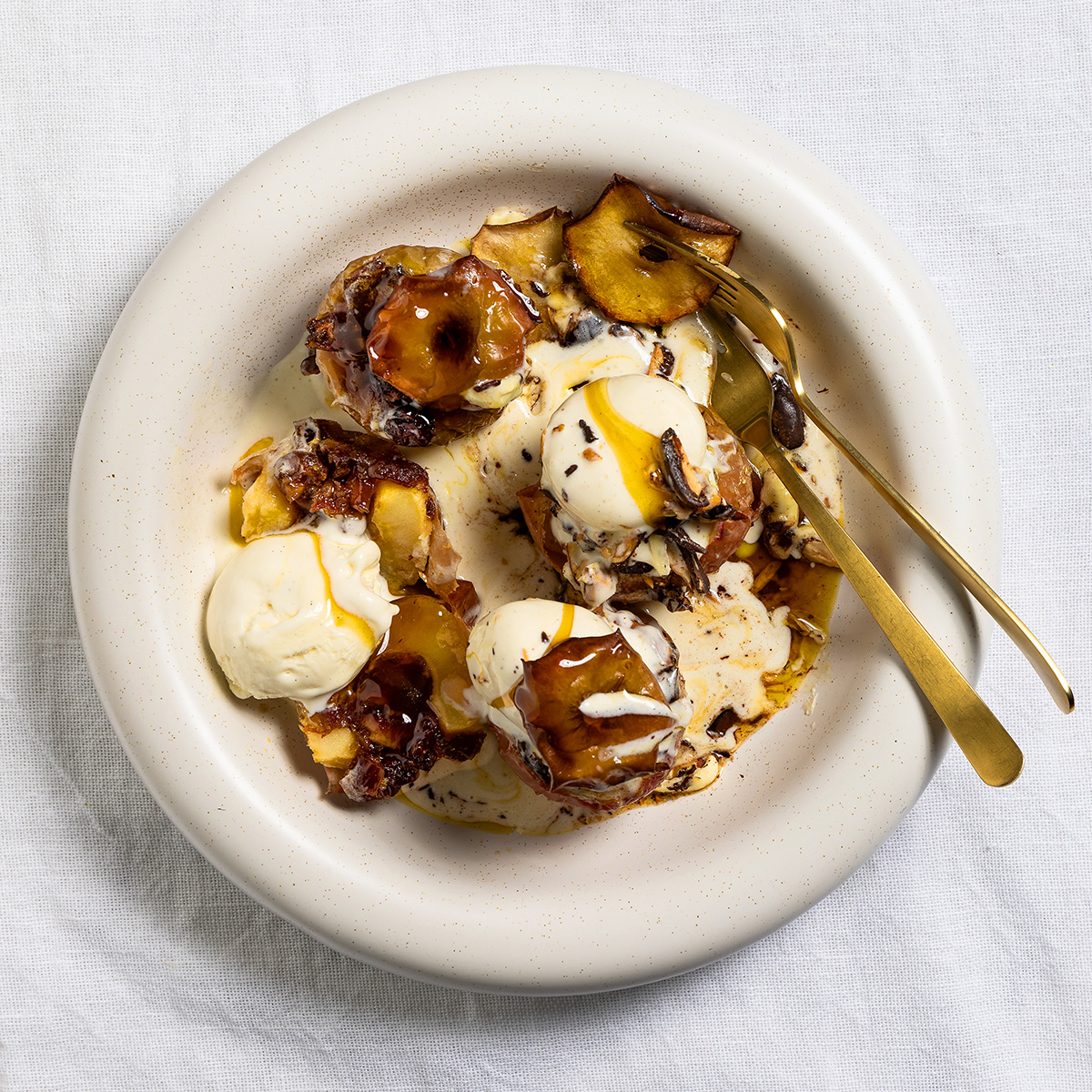 Baked Joya® apples | Woolworths TASTE
