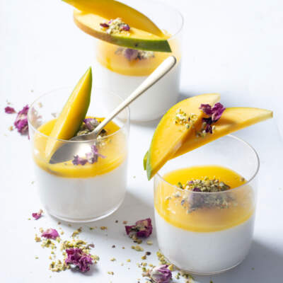 Creamy muhalabiya with mango sauce