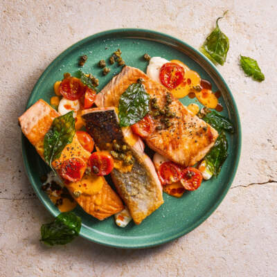 Salmon with easy confit tomato dressing