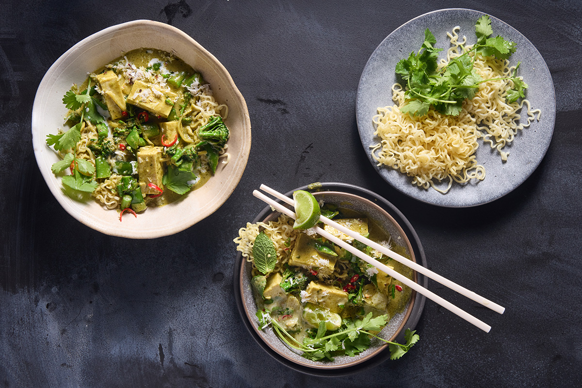Thai green tofu curry with ramen noodles | Woolworths TASTE