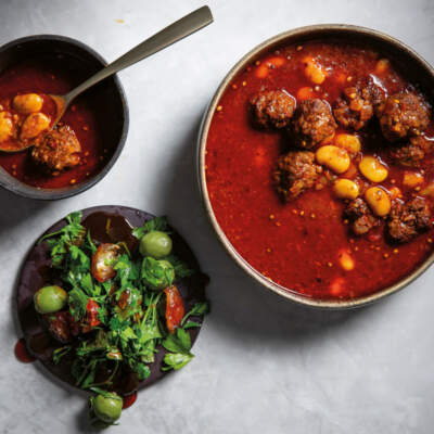 Frikkadel-and-butter bean tagine soup