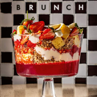 Granola trifle