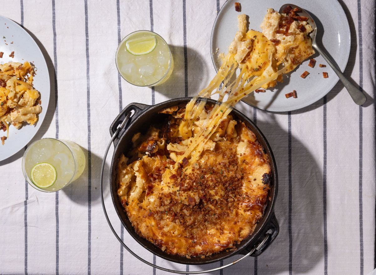Mac-and-cheese potjie