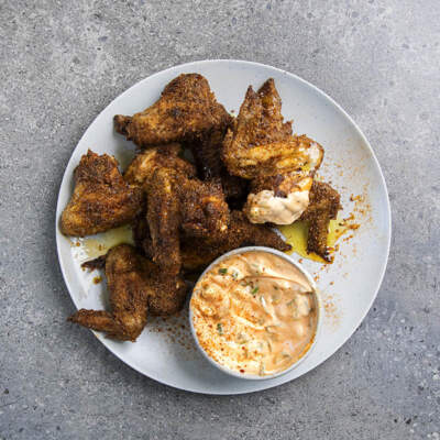 Southern fried chicken wings with sriracha mayo