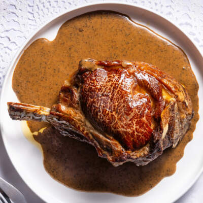 Beef rib-eye with truffle sauce