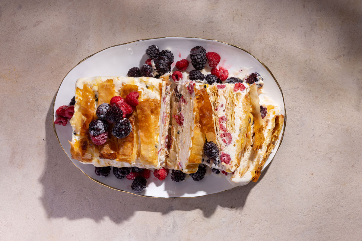 Crispy summery ice cream loaf