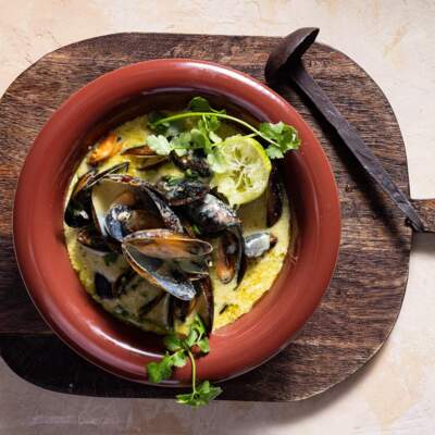 Mussels in a coconut green curry broth