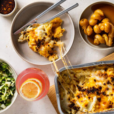 Mac & cheese with chilli crunch
