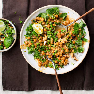 No-fuss chickpea-and-pea Thai coconut curry