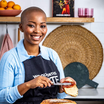 Onezwa Mbola