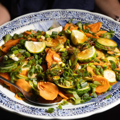 Spicy apple, carrot and cucumber salad
