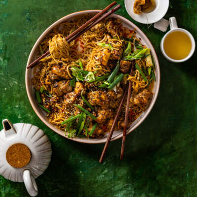 Stir-fried chicken noodles
