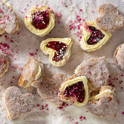 Strawberry snowballs with strawberry jam centre