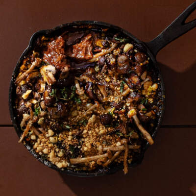 Pulled venison skillet pie with savoury crumble