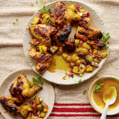 Chicken wings with mango