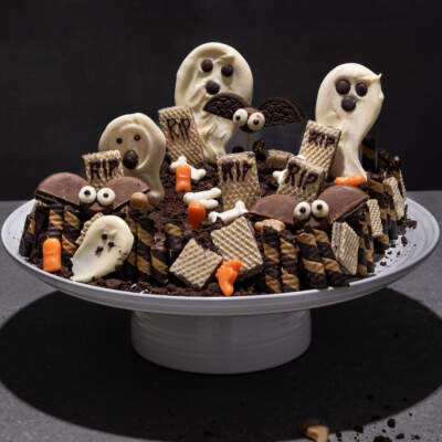 Halloween graveyard brownies
